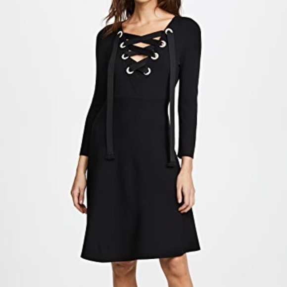 Elegant Black Midi Dress - Picture 1 of 4